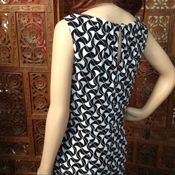 Ellen Tracy dress, size 8 keyhole back fully lined - Picture 8 of 8